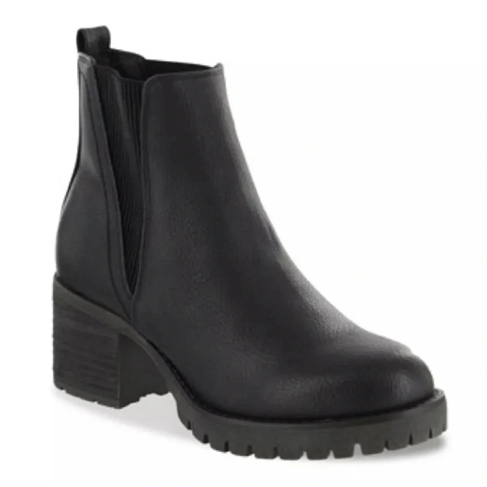 Mia Jody Chelsea Boot, Black, Women’s Heeled Leather Booties, Size 9M